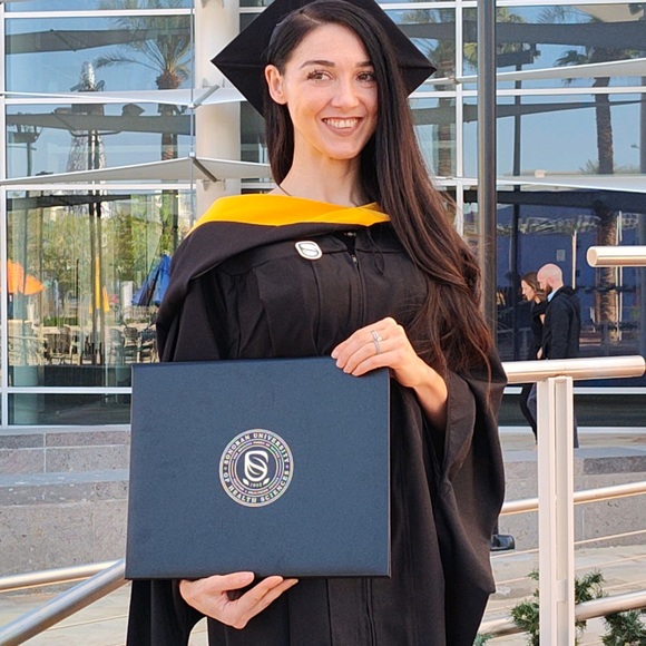 Meet your Posher, Jacquelyn - Picture 3 of 4